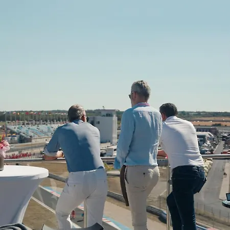 Balaton Park ホテル Balatonfőkajár